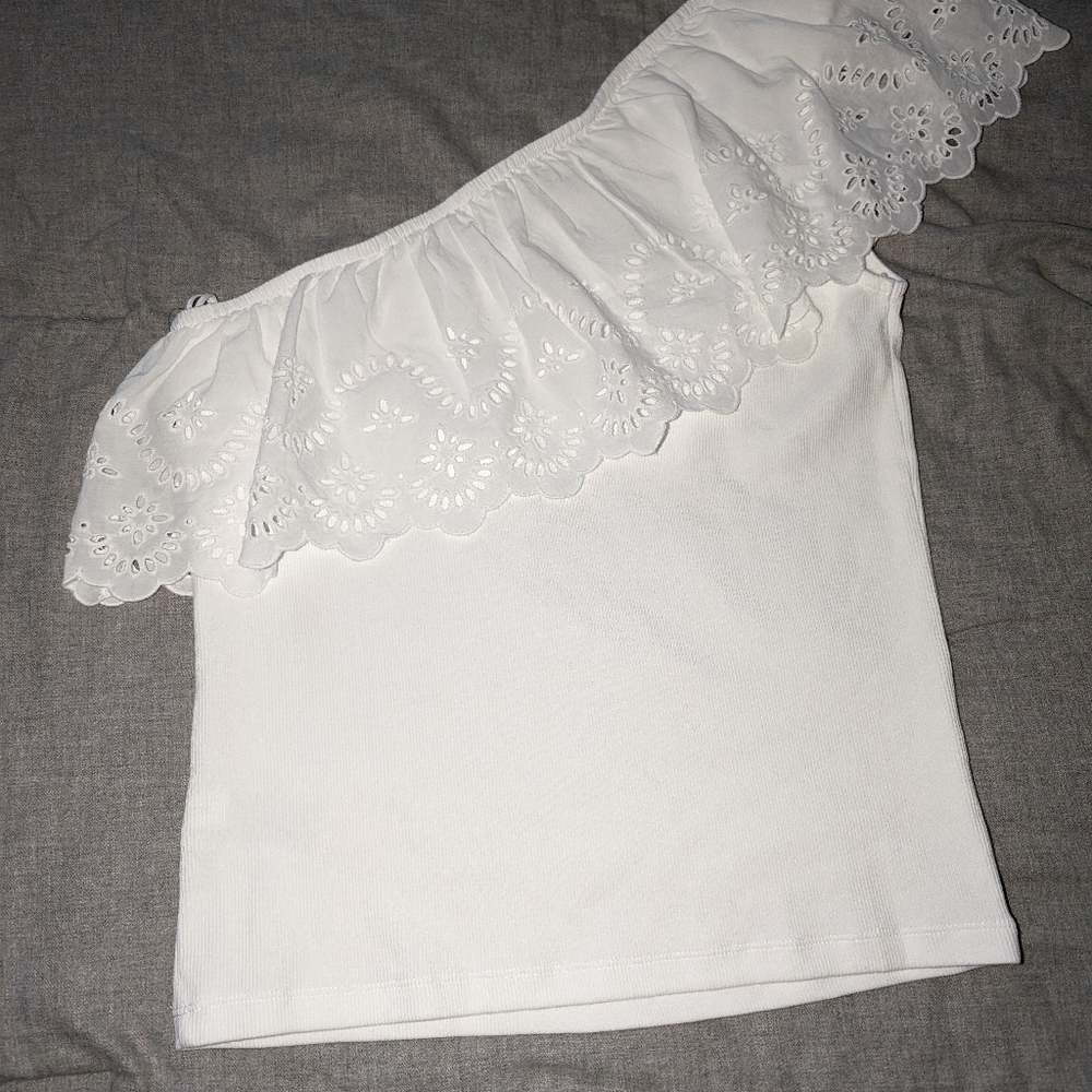 Brand new with tags. Old Navy One shoulder lace trim tank top size large - Picture 4 of 5